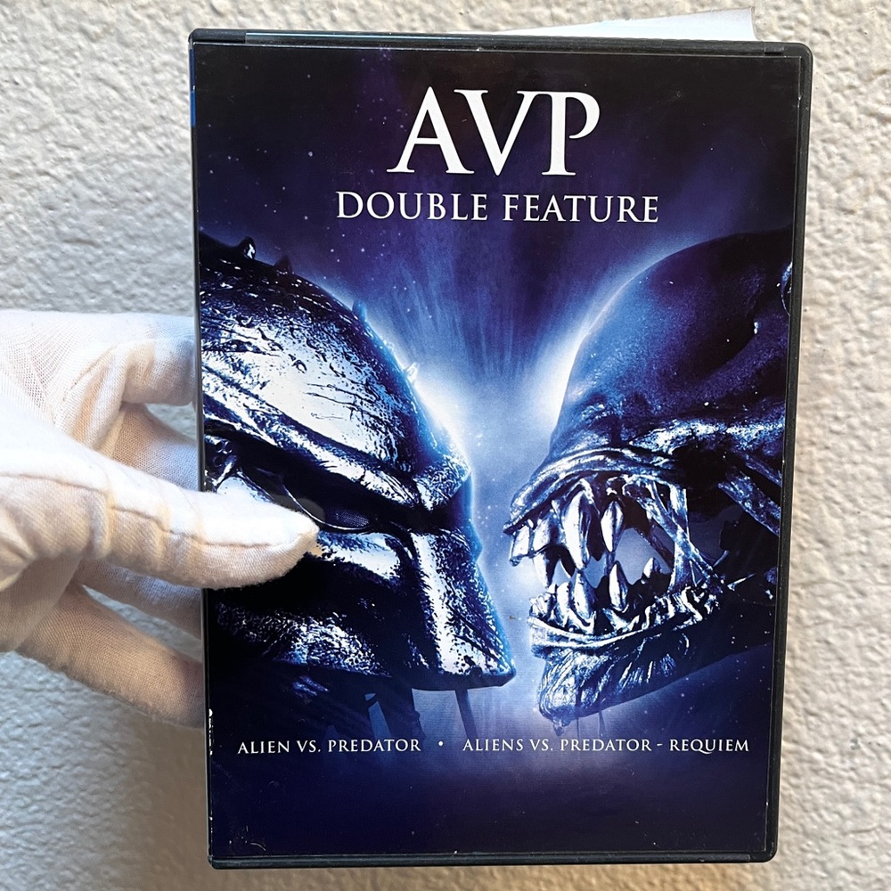 AVP & AVP Requiem. Double Feature Alien vs. Predator. Woohoo! Like new.